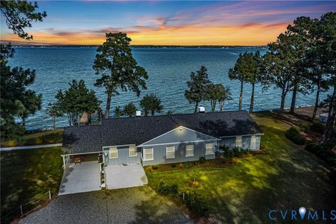 Tiny photo for 560 Eubank Landing Road Rd, Topping, VA 23169 (MLS # 2533856)