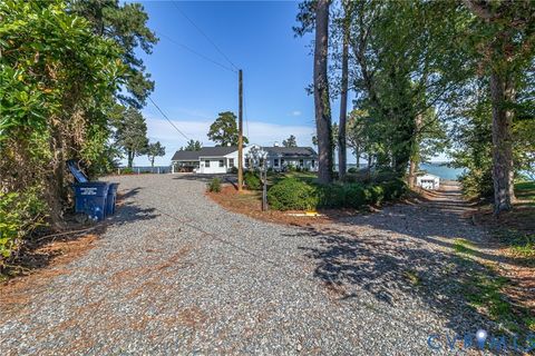 Tiny photo for 560 Eubank Landing Road Rd, Topping, VA 23169 (MLS # 2533856)
