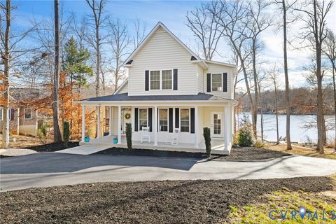 Tiny photo for 401 Land Or Drive, Ruther Glen, VA 22546 (MLS # 2610594)