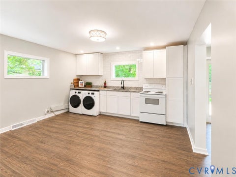 Tiny photo for 308 Orange Avenue, Colonial Heights, VA 23834 (MLS # 2621371)