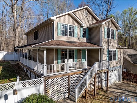 2102 N LAKESHORE Drive Louisa VA 23093