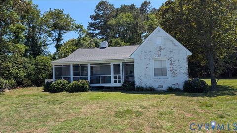 Photo of 178 White Gate Drive, Ophelia, VA 22473 (MLS # 2616840)