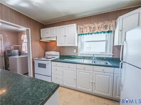 Tiny photo for 422 Roslyn Avenue, Colonial Heights, VA 23834 (MLS # 2622305)