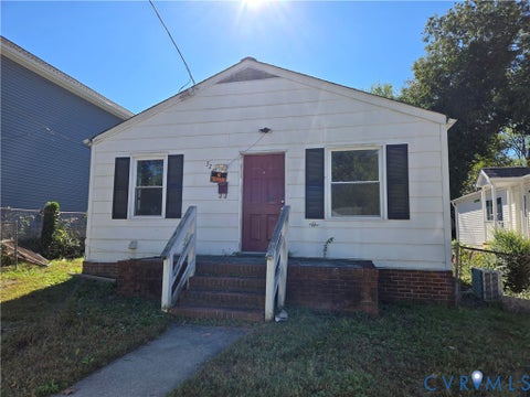 Photo of 320 Shore Street, Petersburg, VA 23803 (MLS # 2628299)