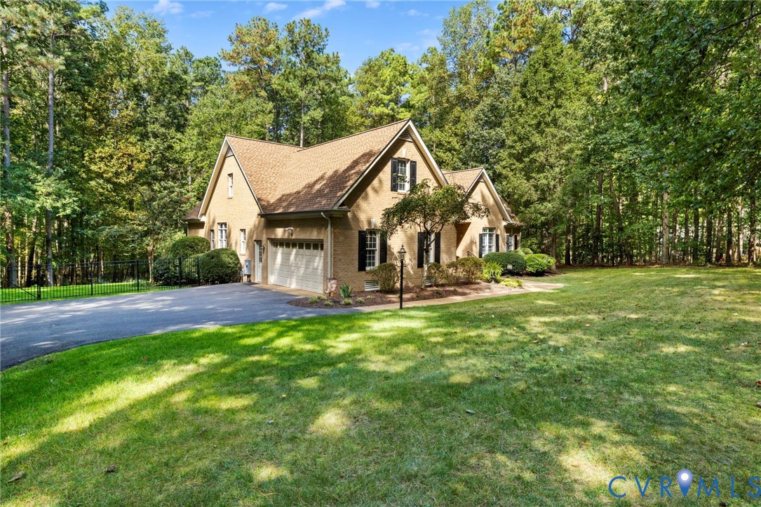 2615 E Maple Grove Lane