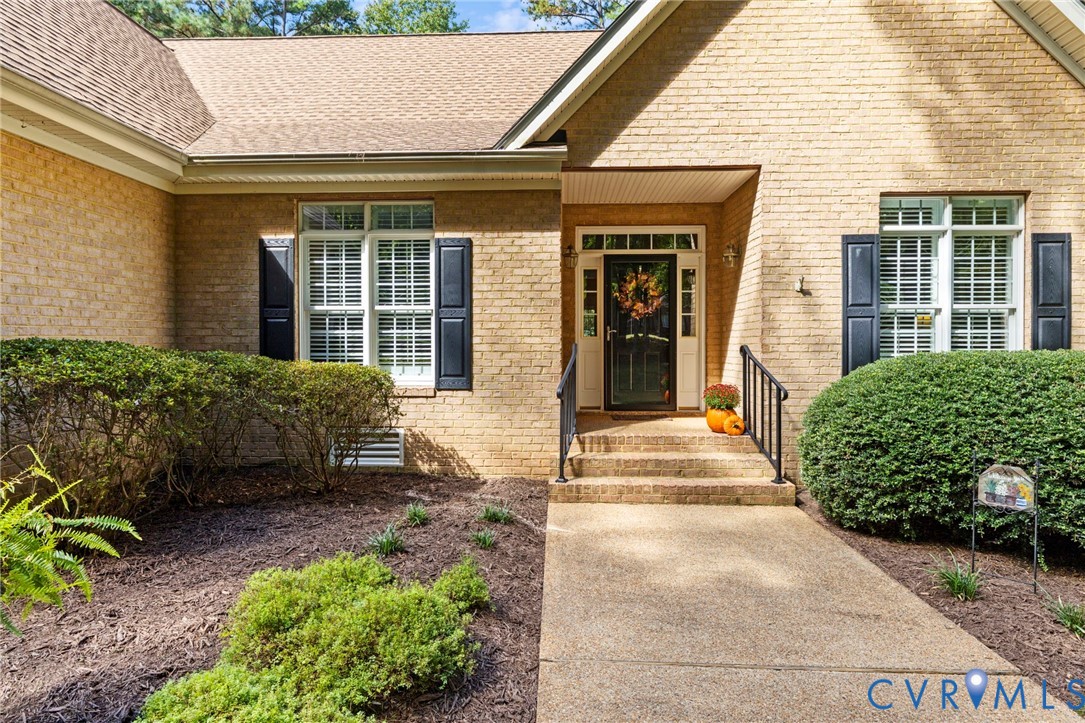 2615 E Maple Grove Lane