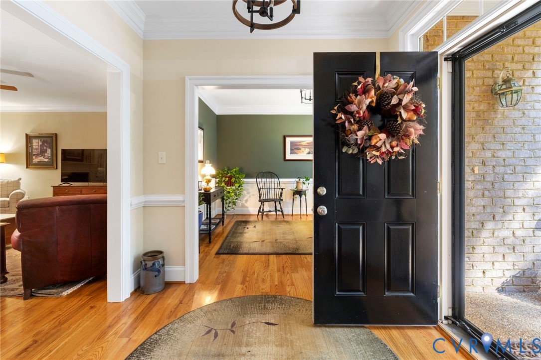 2615 E Maple Grove Lane