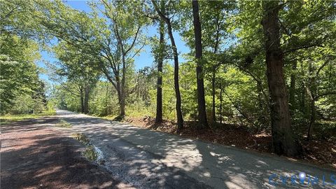 Photo of 53 Nettles Lane, Hampton, VA 23666 (MLS # 2612701)