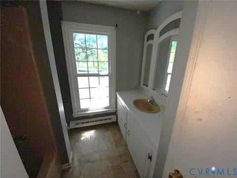 Tiny photo for 460 Thompson Avenue, West Point, VA 23181 (MLS # 2613671)