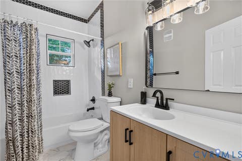 Tiny photo for 526 N 33rd Street, Richmond, VA 23223 (MLS # 2620546)