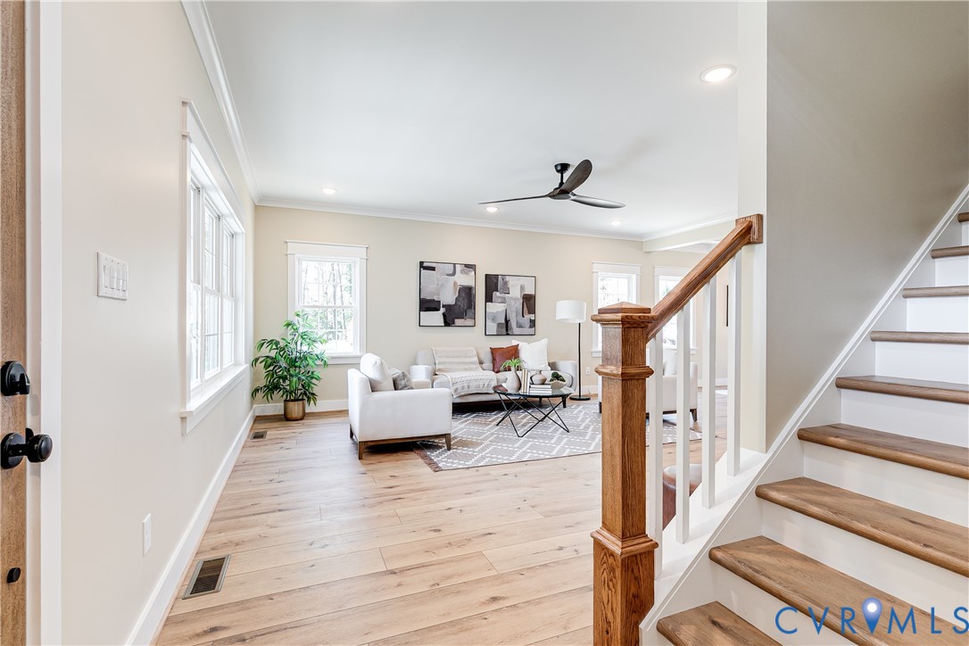 8170 N Mayfield Lane