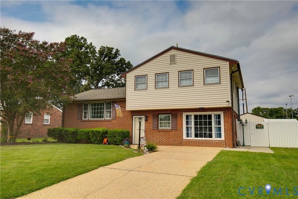 908 YORKSHIRE RD, COLONIAL HEIGHTS, VA 23834 - Image 2251a06de52a0237eb03fd18dfabeed8/4112958131
