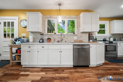 Tiny photo for 308 Second Avenue, Farmville, VA 23901 (MLS # 2618534)