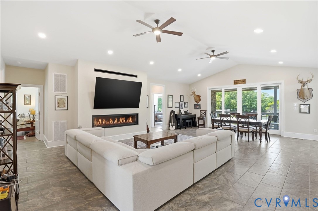 501 Glebe View Lane