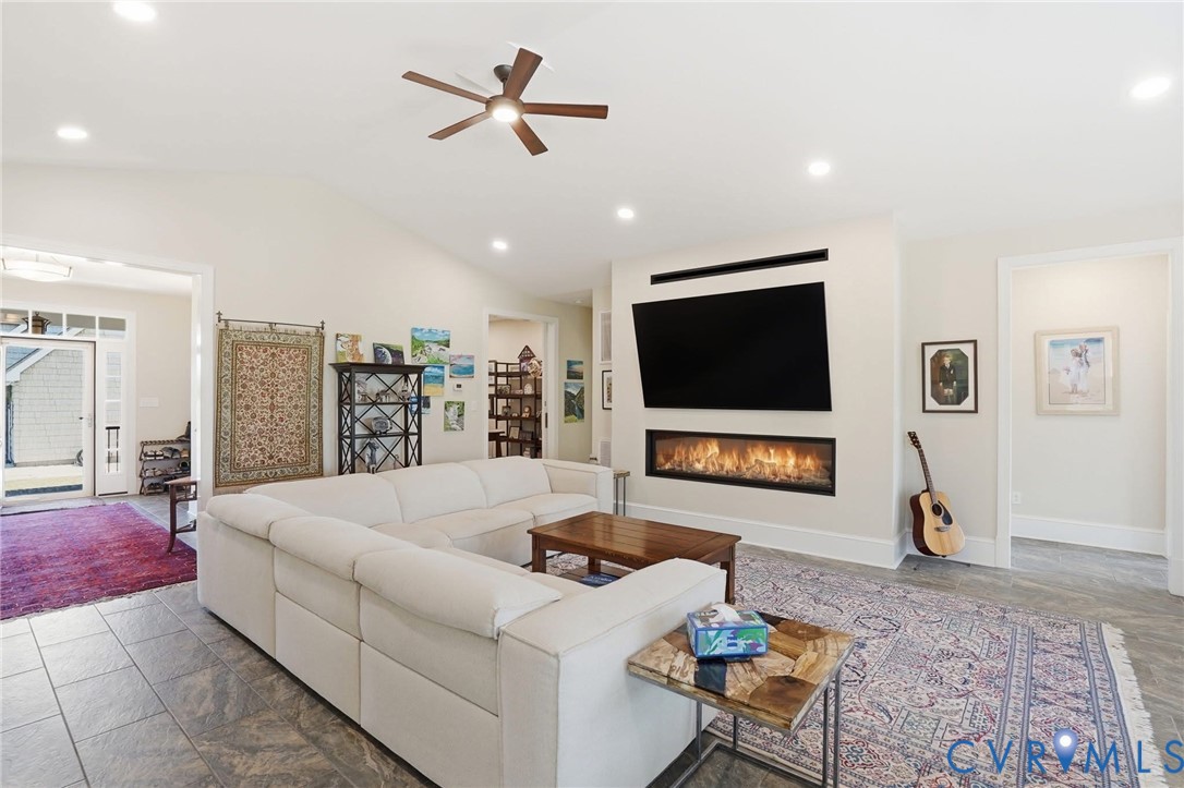 501 Glebe View Lane