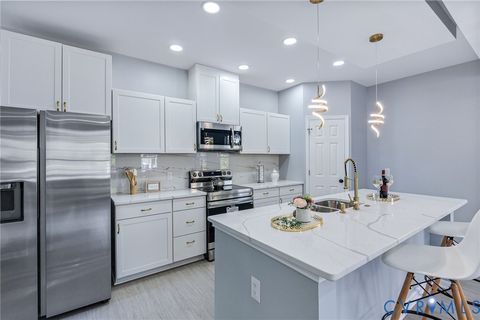Tiny photo for 938 Rome Street, Petersburg, VA 23803 (MLS # 2611173)