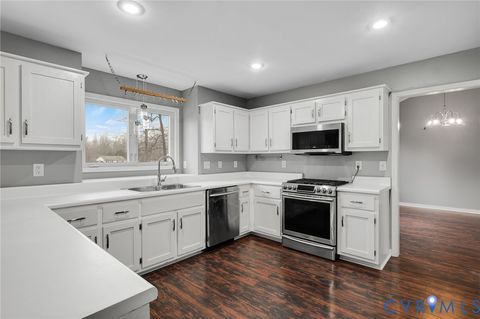 Tiny photo for 300 Confederate Run Court, Henrico, VA 23075 (MLS # 2605234)