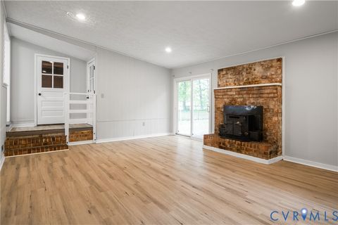Tiny photo for 307 Roanoke Ave, Colonial Heights, VA 23834 (MLS # 2611443)