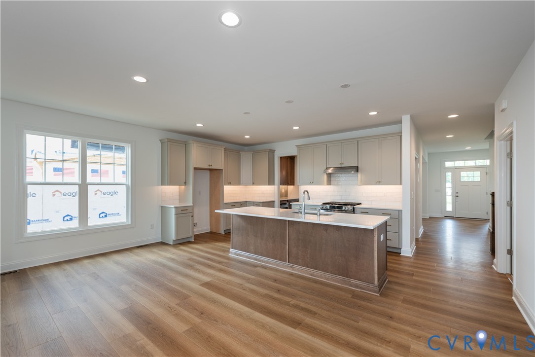 12470 N Crossing Drive