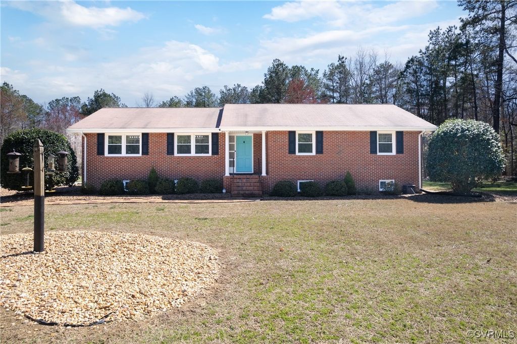 Photo for 11001 Nash Road, Chesterfield, VA 23838 (MLS # 2507129)