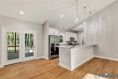 Tiny photo for 3183 Irvington Road, Irvington, VA 22480 (MLS # 2529368)