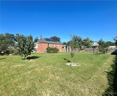 A home in Colonial Heights