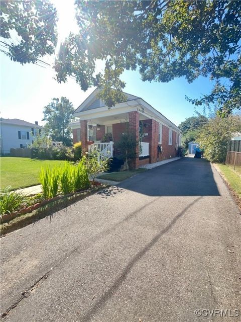 A home in Colonial Heights