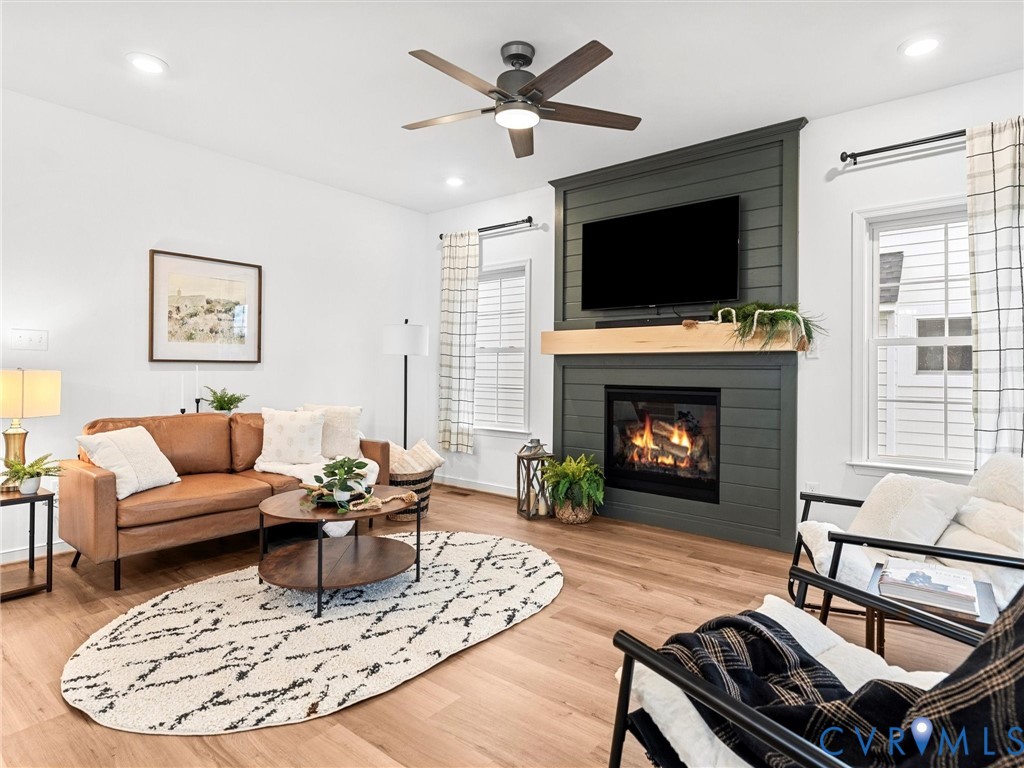 3750 Woody Tavern Court