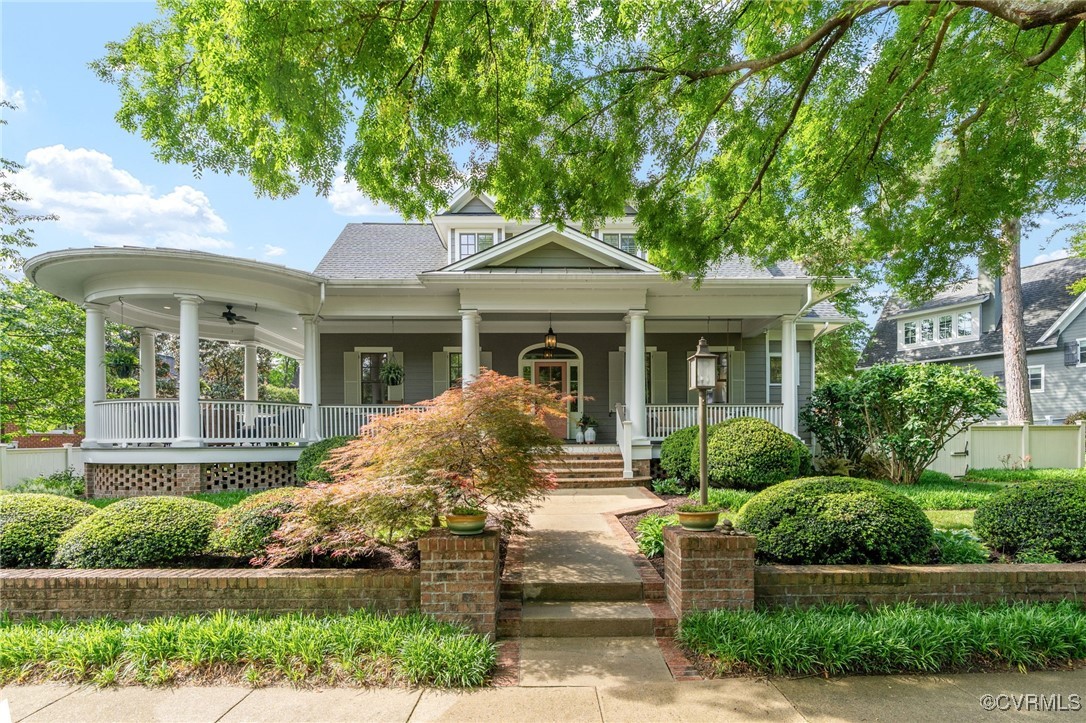 2736 Live Oak Lane