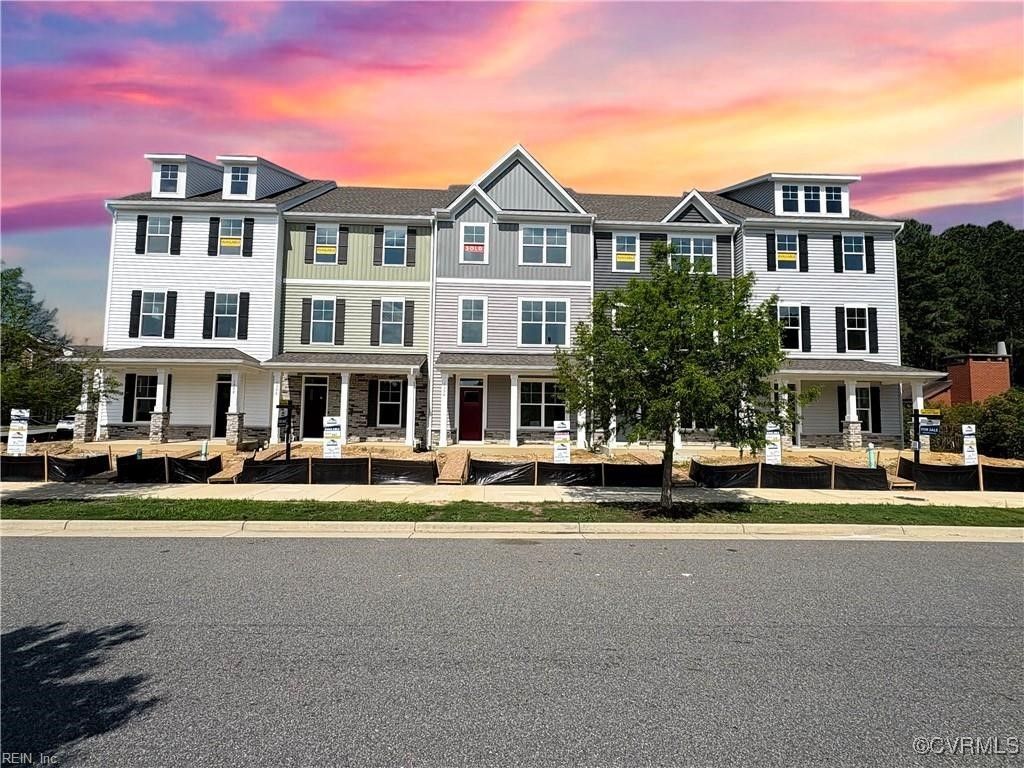 Photo for 2012 Stanford Lane, Newport News, VA 23608 (MLS # 2425455)