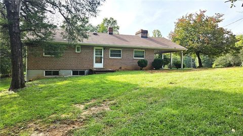 A home in Amelia Courthouse