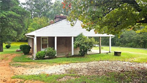 A home in Amelia Courthouse