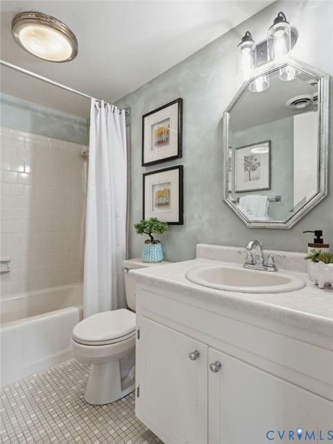 Tiny photo for 1000 Avon Court, Colonial Heights, VA 23834 (MLS # 2611493)
