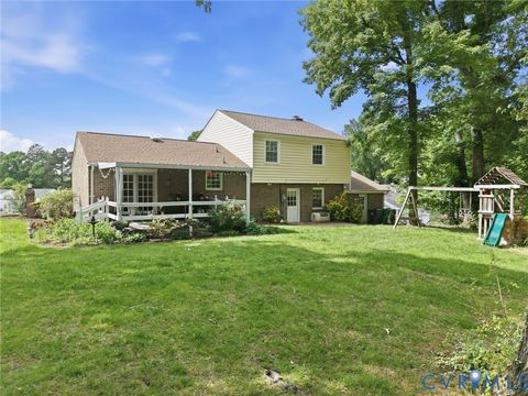 Tiny photo for 1000 Avon Court, Colonial Heights, VA 23834 (MLS # 2611493)