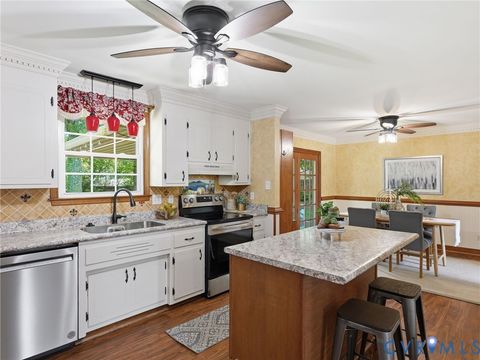 Tiny photo for 1000 Avon Court, Colonial Heights, VA 23834 (MLS # 2611493)