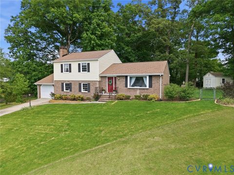 Tiny photo for 1000 Avon Court, Colonial Heights, VA 23834 (MLS # 2611493)