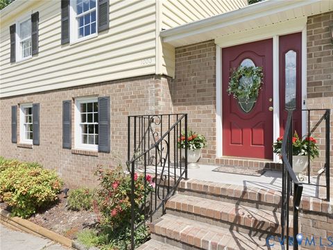 Tiny photo for 1000 Avon Court, Colonial Heights, VA 23834 (MLS # 2611493)