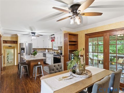 Tiny photo for 1000 Avon Court, Colonial Heights, VA 23834 (MLS # 2611493)