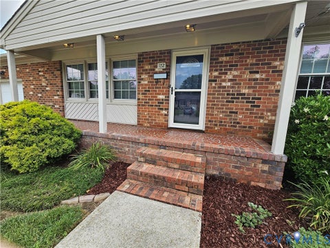 Tiny photo for 172 Spaulding Drive, Newport News, VA 23602 (MLS # 2617799)