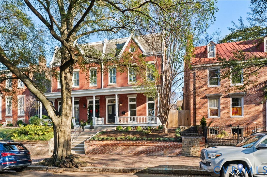 2606 E Franklin Street