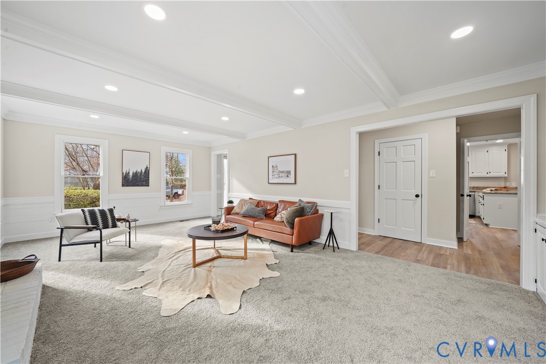 2503 Crosstimbers Court