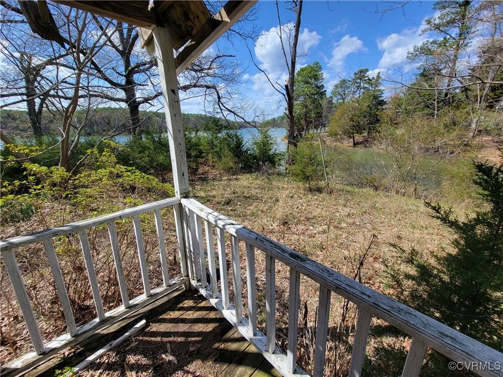 Photo for 922 Skipjack Road, Sandy Point, VA 22488 (MLS # 2508994)