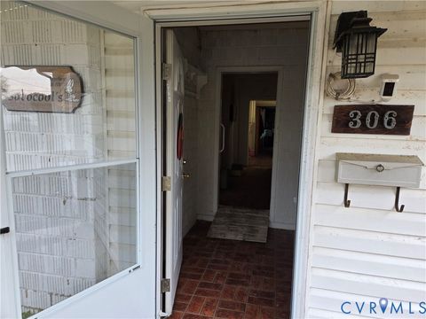 Tiny photo for 306 Washington Avenue, Colonial Heights, VA 23834 (MLS # 2532143)