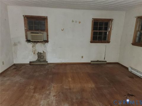 Tiny photo for 1922 Cobham Wharf Road, Surry, VA 23883 (MLS # 2605291)