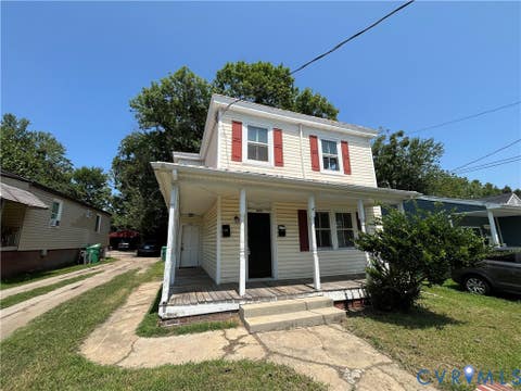 Photo of 927 Farmer Street, Petersburg, VA 23803 (MLS # 2621772)
