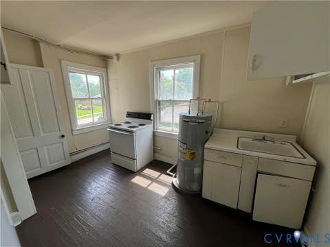 Tiny photo for 927 Farmer Street, Petersburg, VA 23803 (MLS # 2621772)
