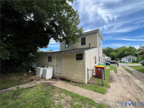 Tiny photo for 927 Farmer Street, Petersburg, VA 23803 (MLS # 2621772)