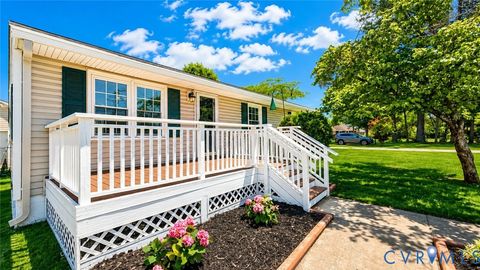 Tiny photo for 570 Harpersville Road, Newport News, VA 23601 (MLS # 2613331)