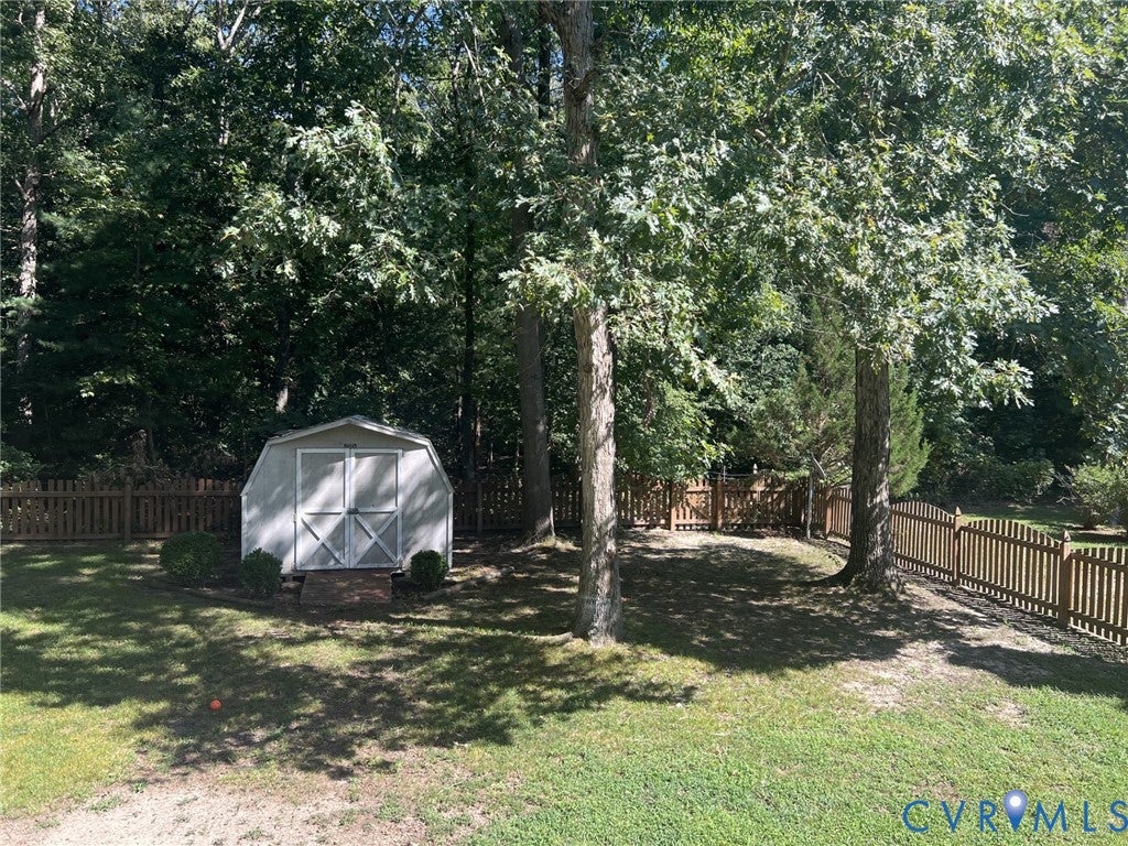 8336 Devils Den Lane