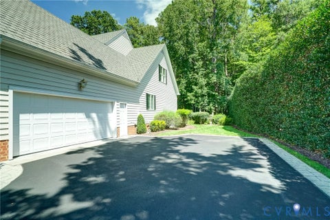 Tiny photo for 7 E Square Lane, Richmond, VA 23238 (MLS # 2621829)
